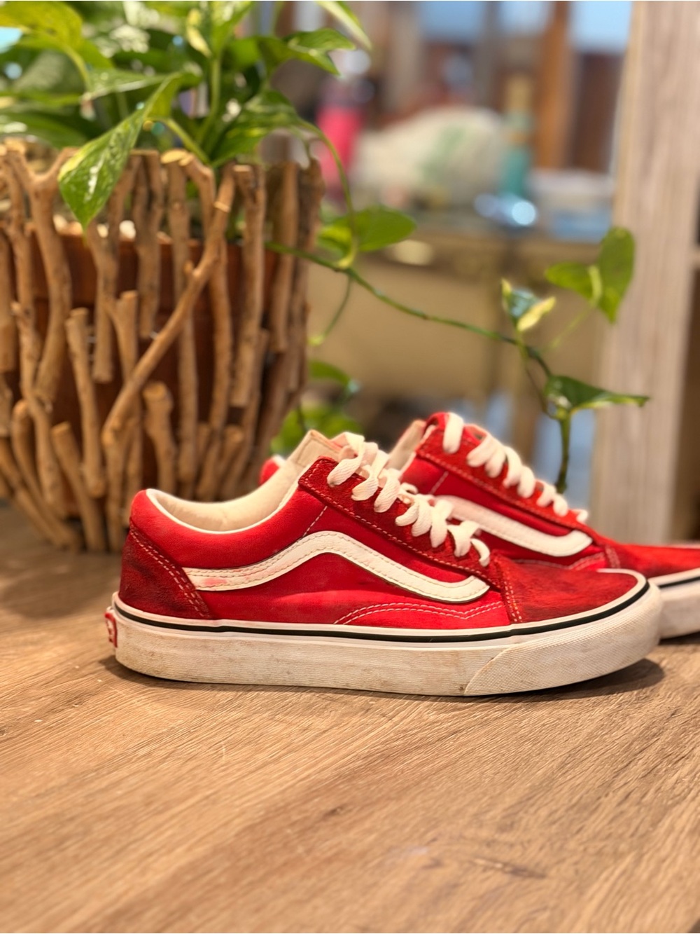 Vans Old Skool Red & White Classic Sneakers | Women’s 8.5 / Men’s 7